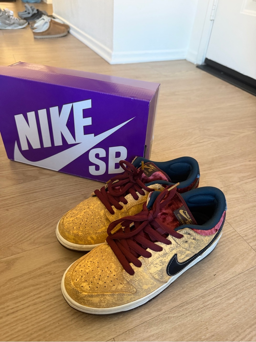 Nike SB Dunk Low Pro ‘City of the Cinema’ Men’s 9 with Box